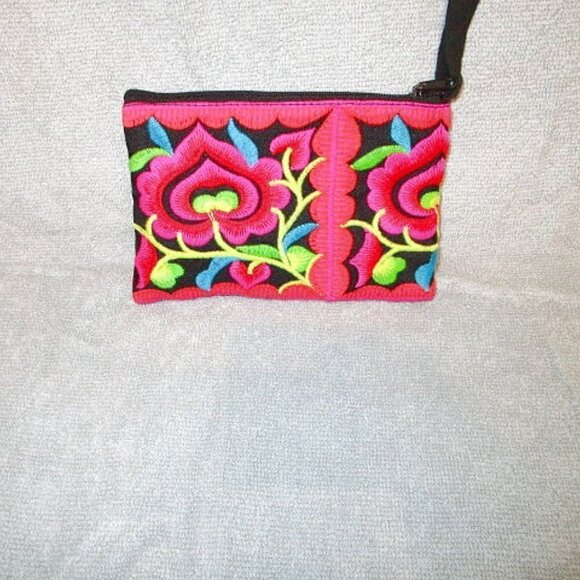 New EMBROIDERED Flowers WRISTLET Zip Top WALLET Clutch COIN Purse BOHO Hippie - Picture 5 of 5